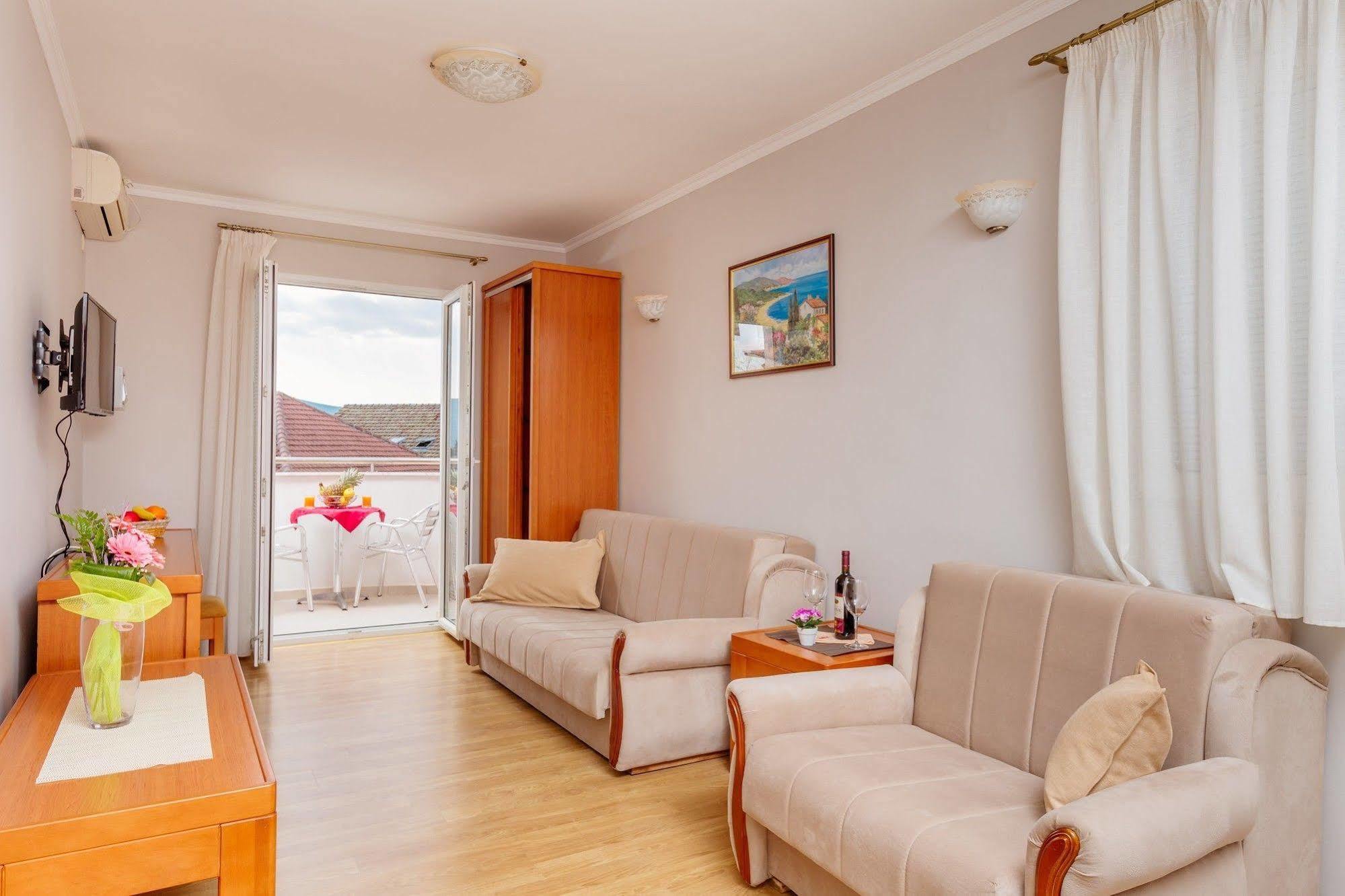 Perper Hotel Donja Lastva Exterior foto